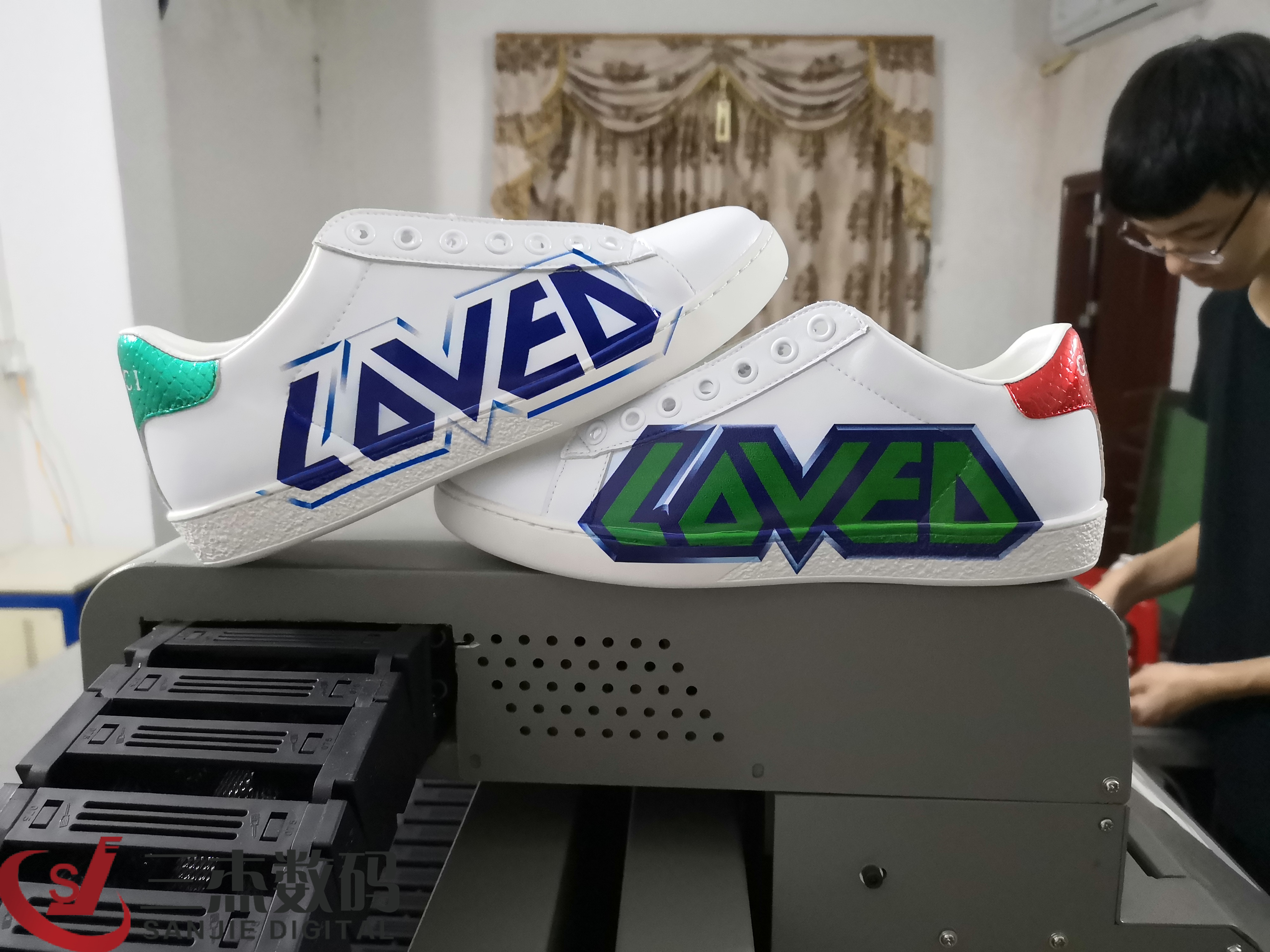 鞋子uv打印机鞋子高落差uv打印机成品鞋3d打印机