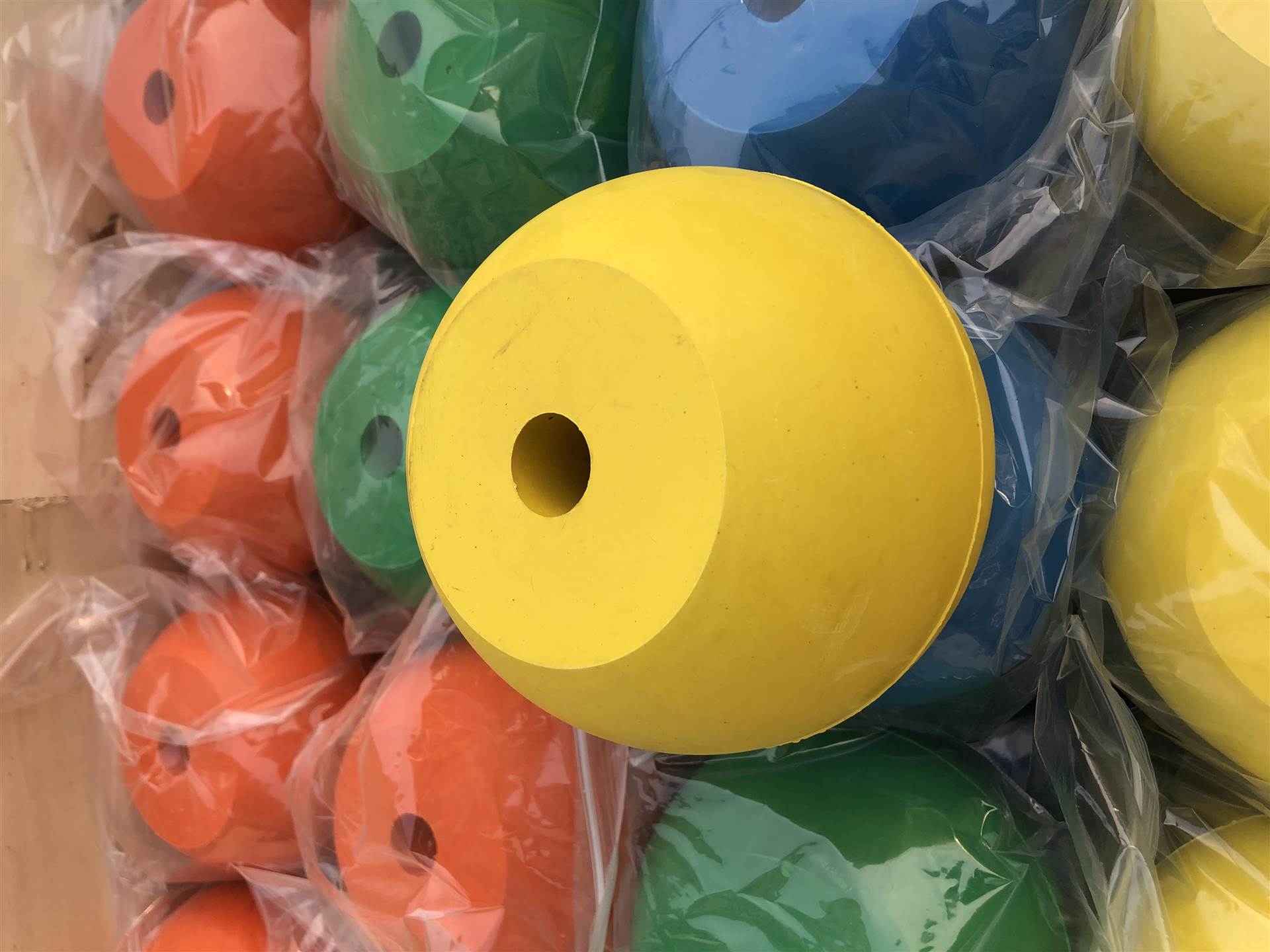 空心橡胶球 红色橡胶球 黄色橡胶球 弹性橡胶球 彩色硅胶球