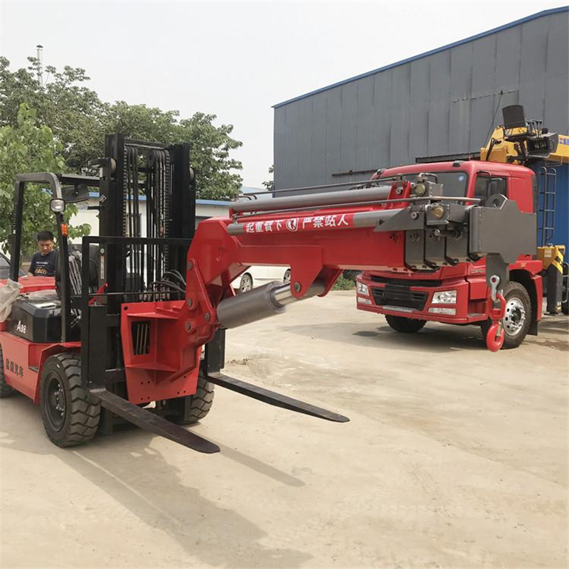 产品描述产品详情介绍:叉车吊车起重机,体积小移动灵活,起吊6米-8米