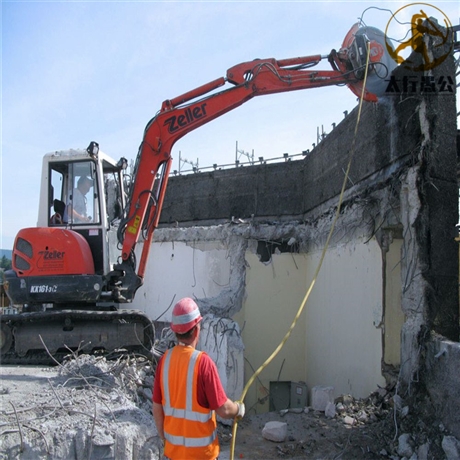 挖掘机勾机液压锯石机改装圆盘锯 矿山 采石场