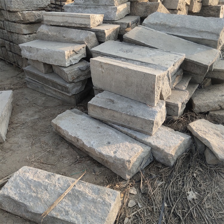 长期供应风化老石板天然青石板民间老石器