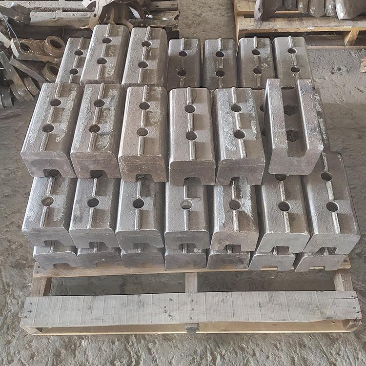 通达反击破碎机板锤抗耐磨反击破高铬板锤耐磨锤头