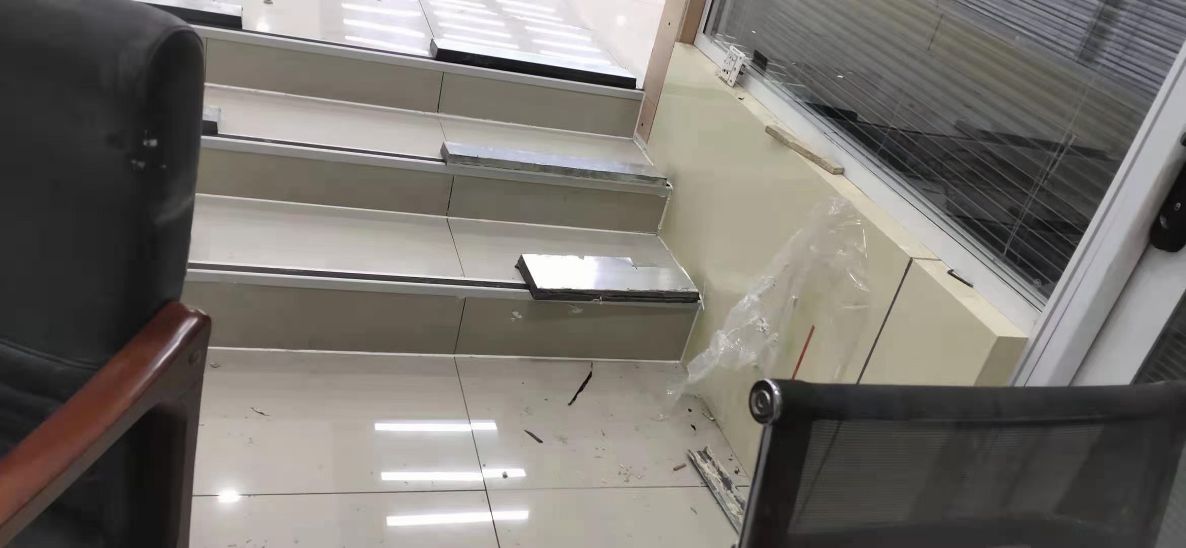 宝鸡市公安局硫酸钙陶瓷地板众鑫防静电地板设计工艺