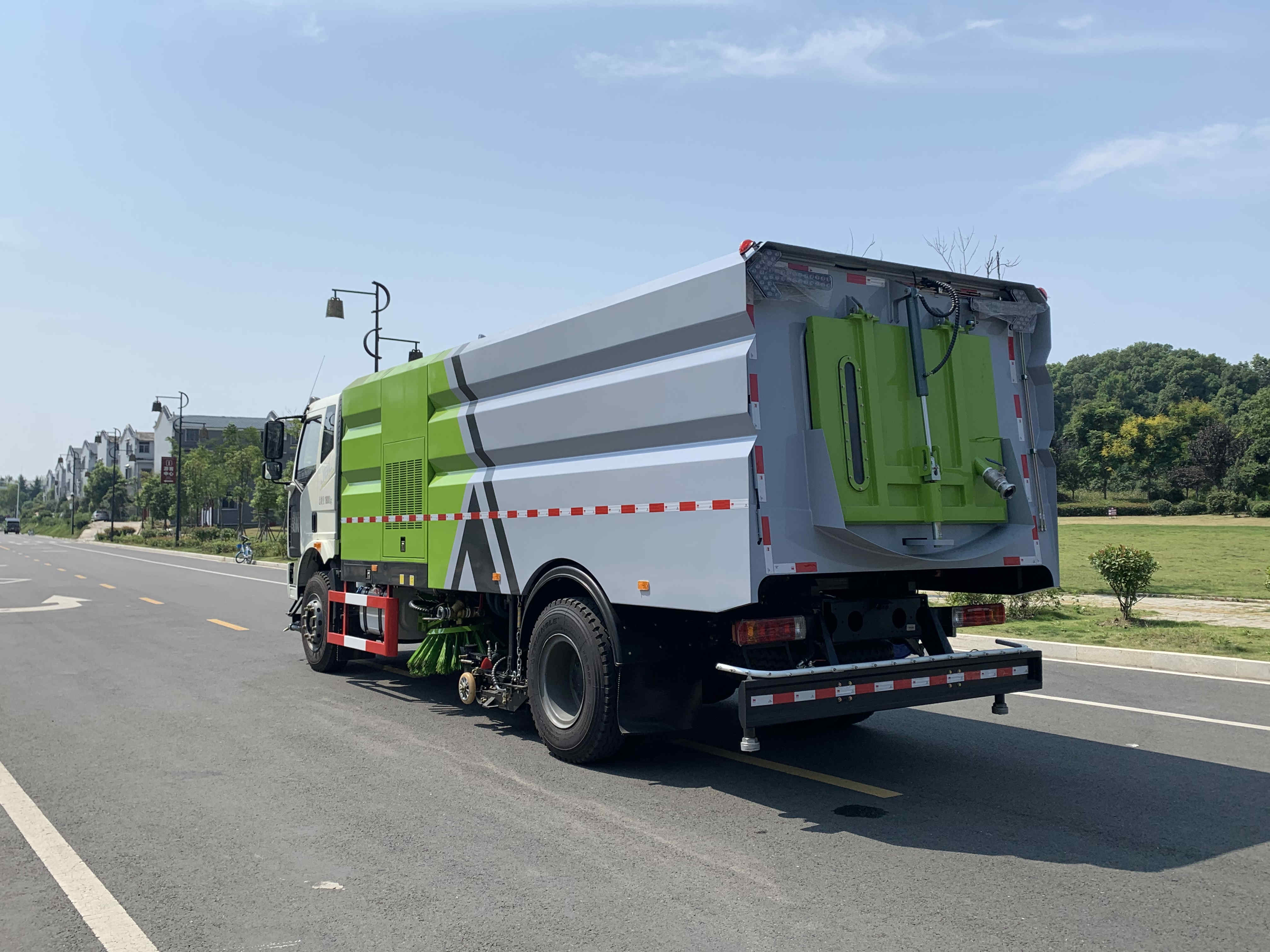国六解放扫路车阜阳洗扫车厂家