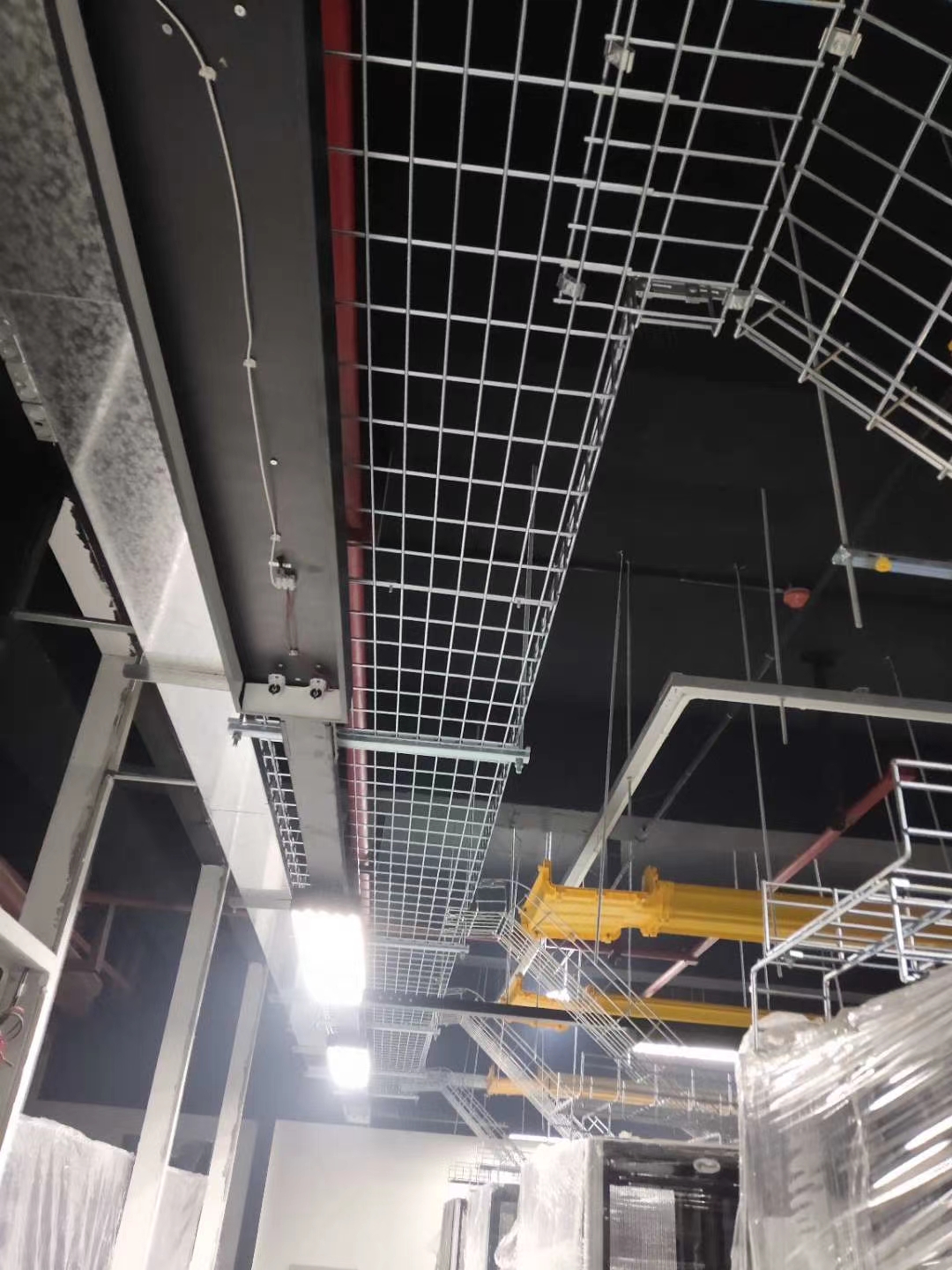 深圳网格桥架厂家,定做电镀网格桥架,通信机房开放式网格电缆桥