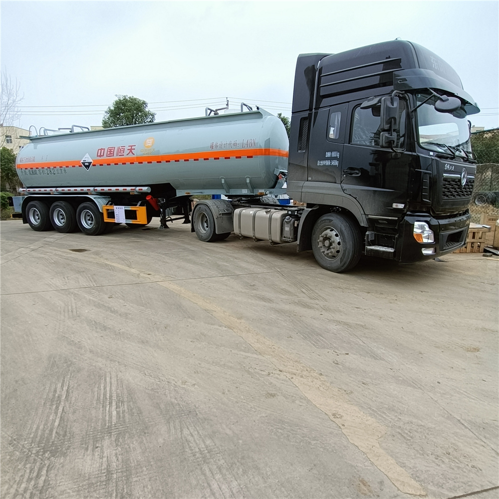 腐蚀品液罐车 32吨液碱罐车 31吨盐酸槽罐车