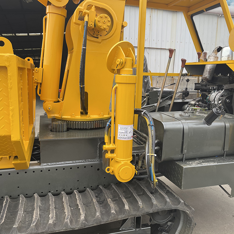 履带吊运机山地履带随车吊山地爬山王生产厂家