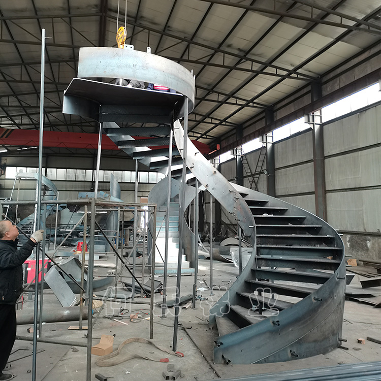 不锈钢旋转楼梯新式卷弧楼梯 家庭式旋转楼梯