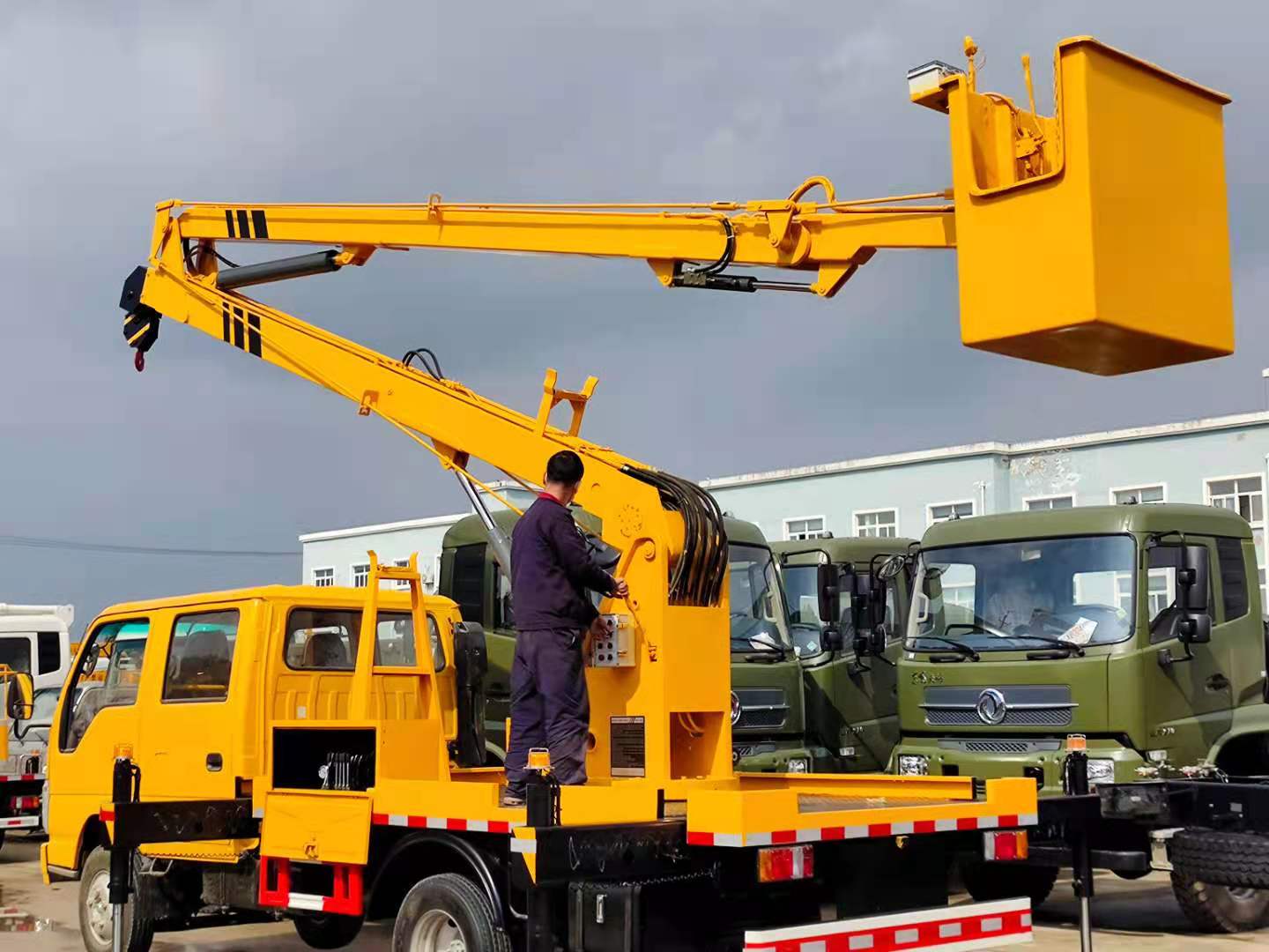 135米折叠式高空作业车室内高空装修车