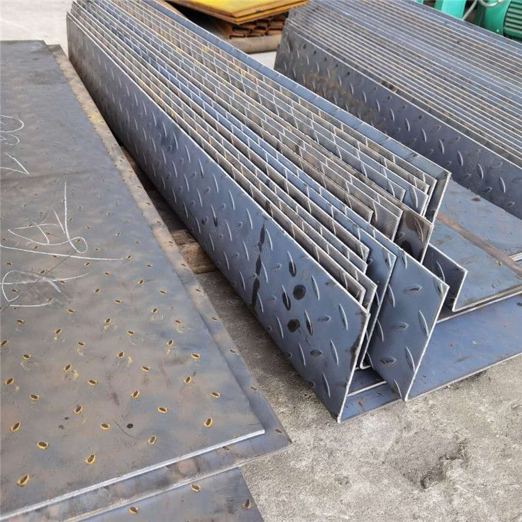 楼梯踏步板 不锈钢踏步板 304踏步板 定制加工