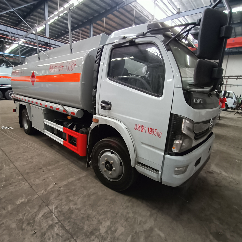 油罐车厂家 4吨5吨油车价格 小型流动加油车