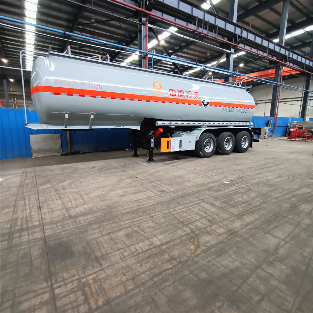碳钢危险品罐车 29方盐酸衬塑罐车 31吨硫酸半挂罐车