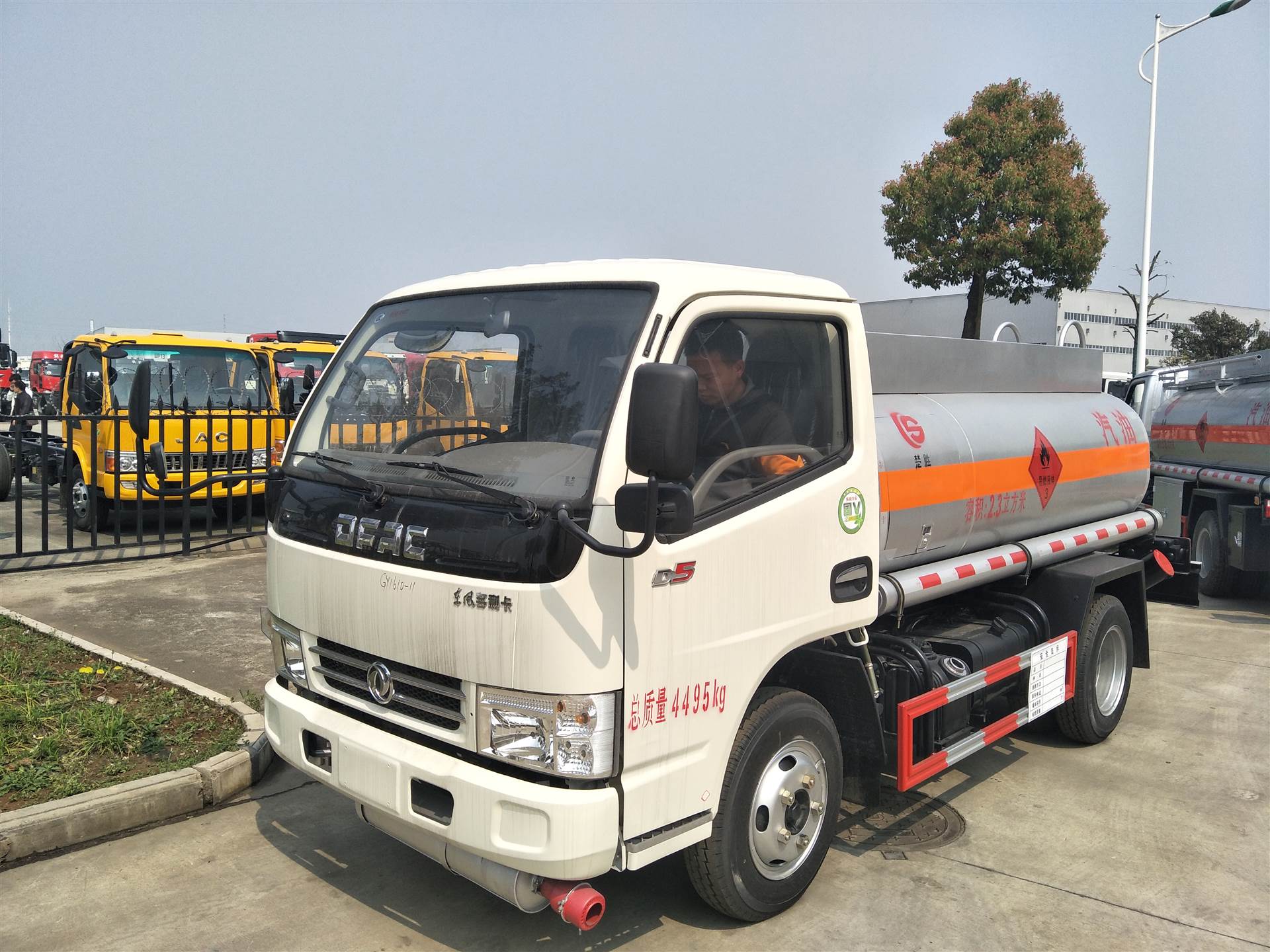 小型加油车楚胜价格优惠