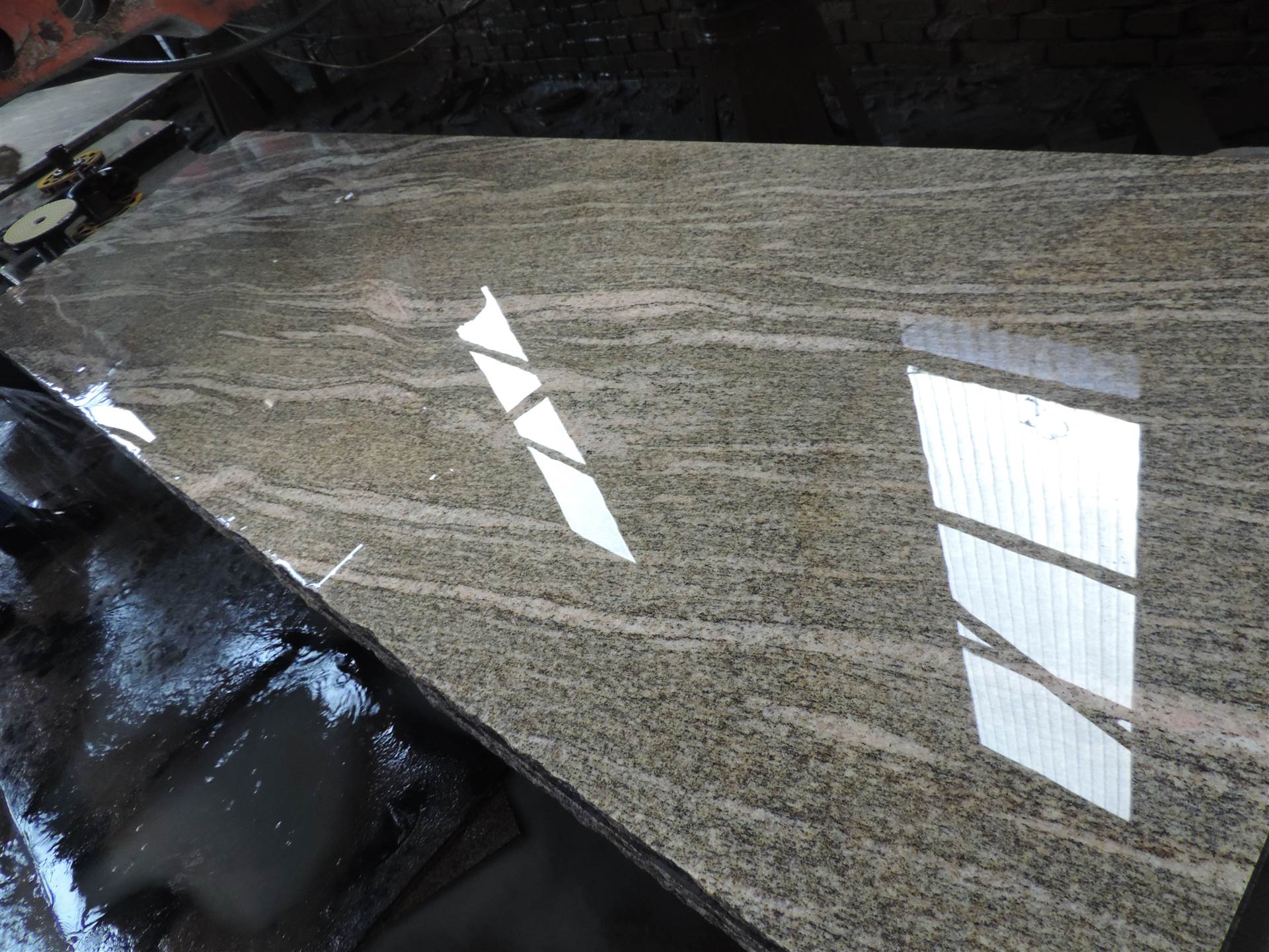 厂家批发大漠流金石材大漠流金火烧水洗面大漠流金荒料