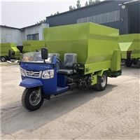 青贮饲料撒料车 西门塔尔肉牛投料车 