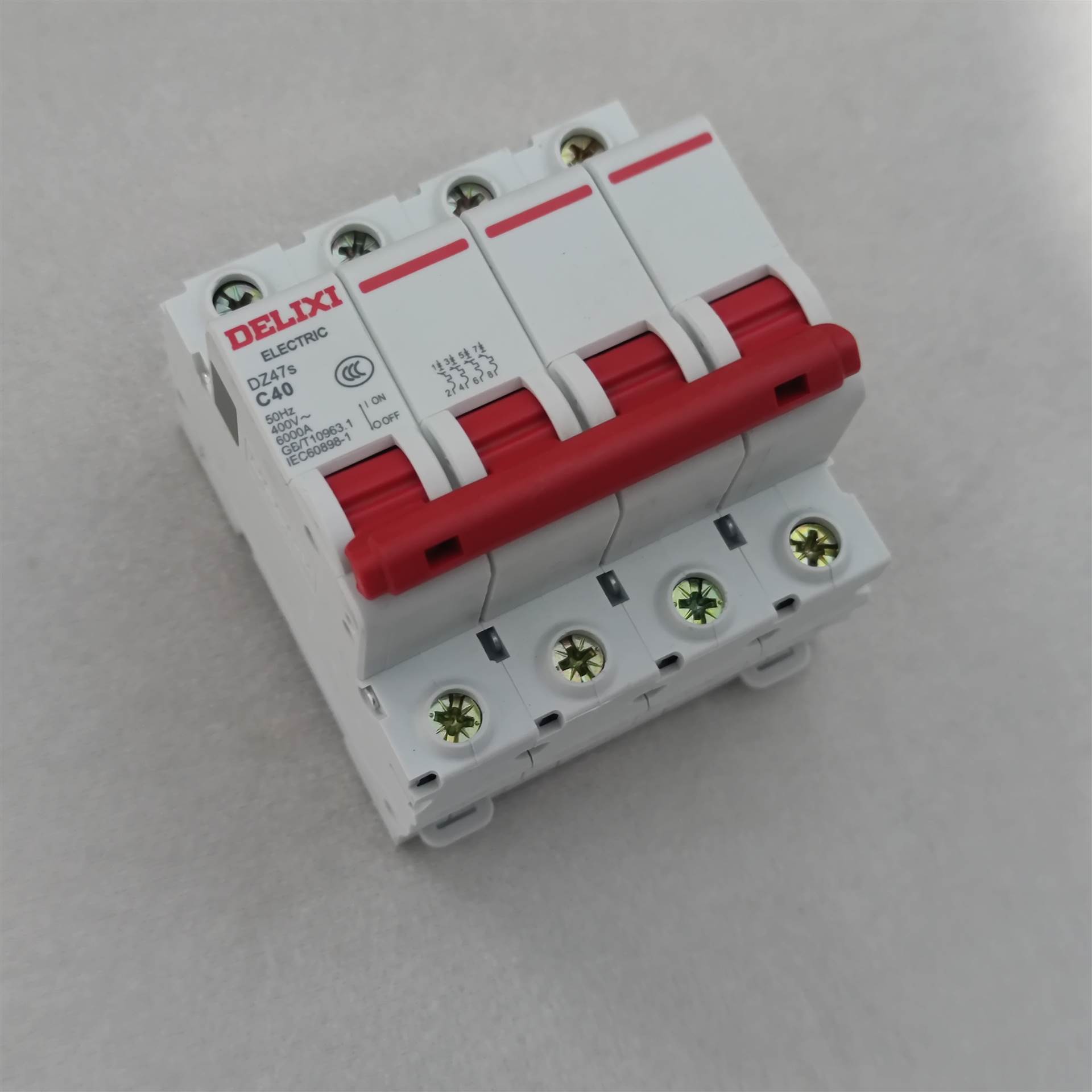 德力西开关断路器 小微型家用断路器型号dz47s 4p c16