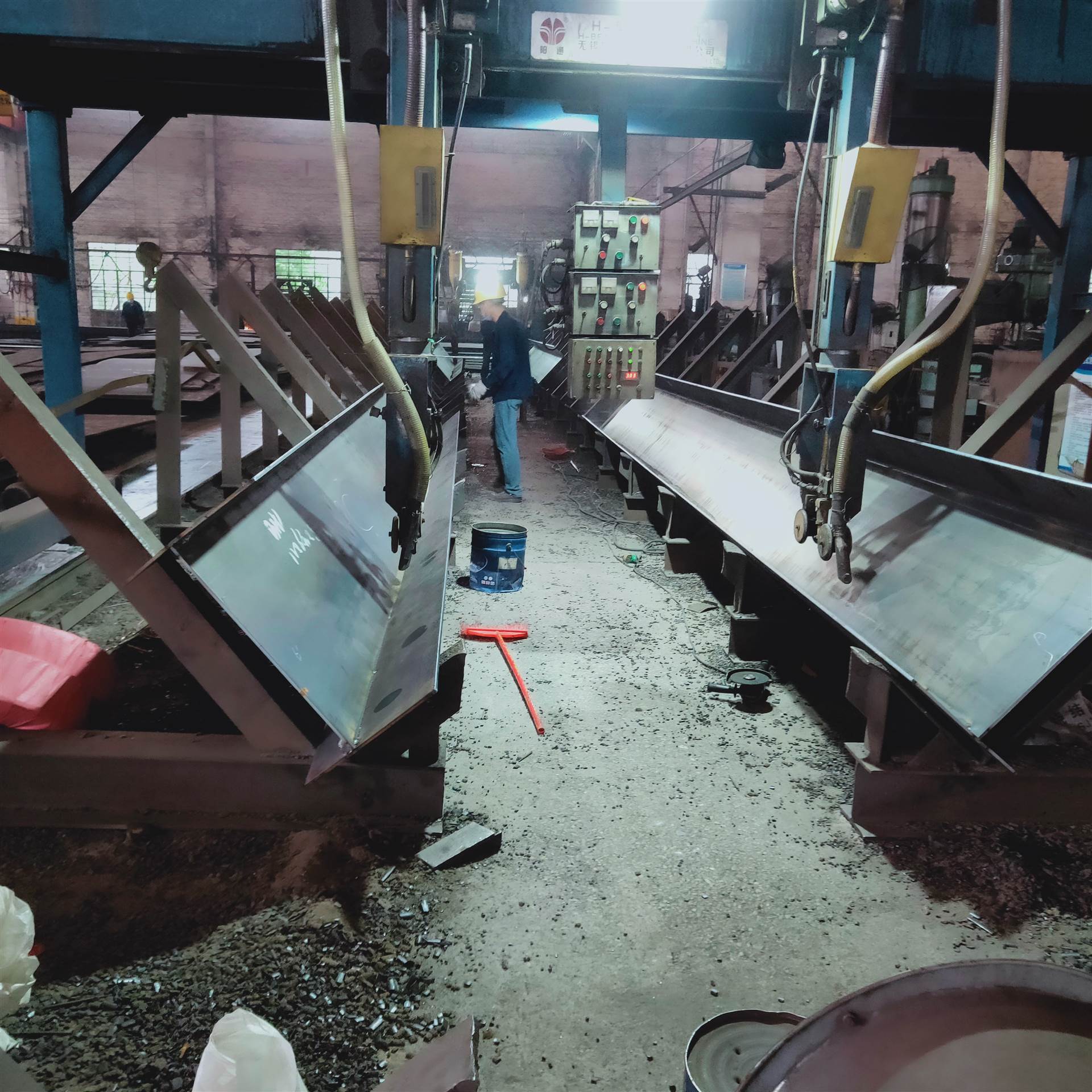 海口打砂喷漆厂家沧胜钢结构加工