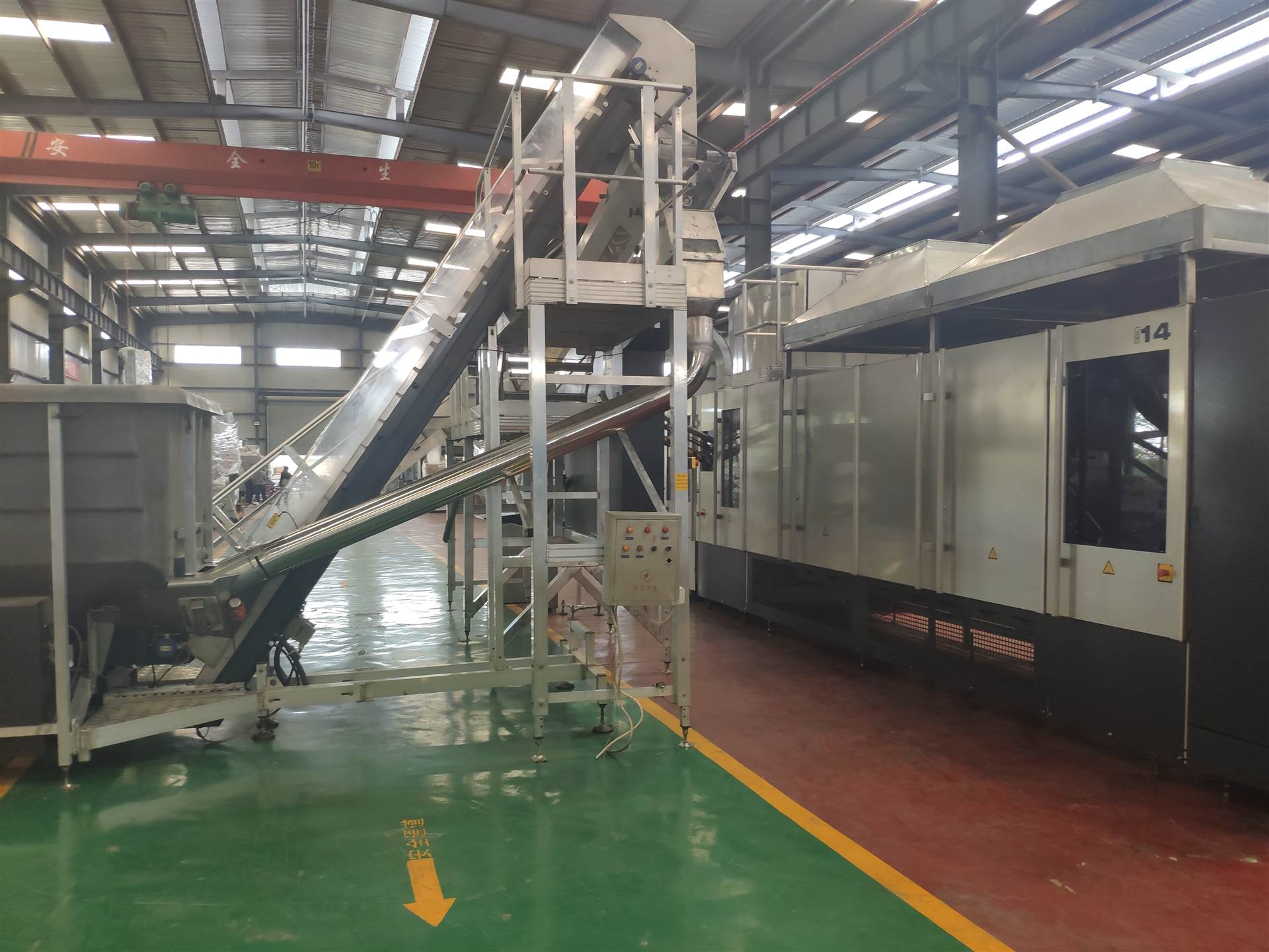 二手西得乐吹瓶机吹水瓶2万多产能