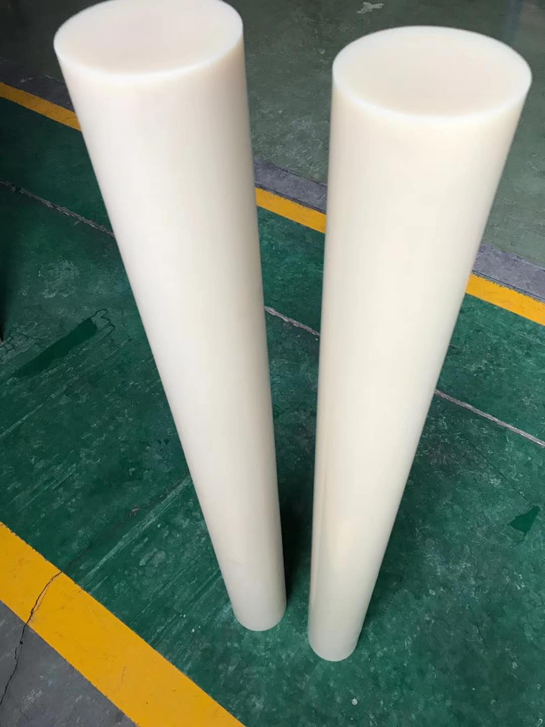 米黄色尼龙棒韧棒厂家批发耐磨尼龙棒pa6实心mc尼龙棒可定制