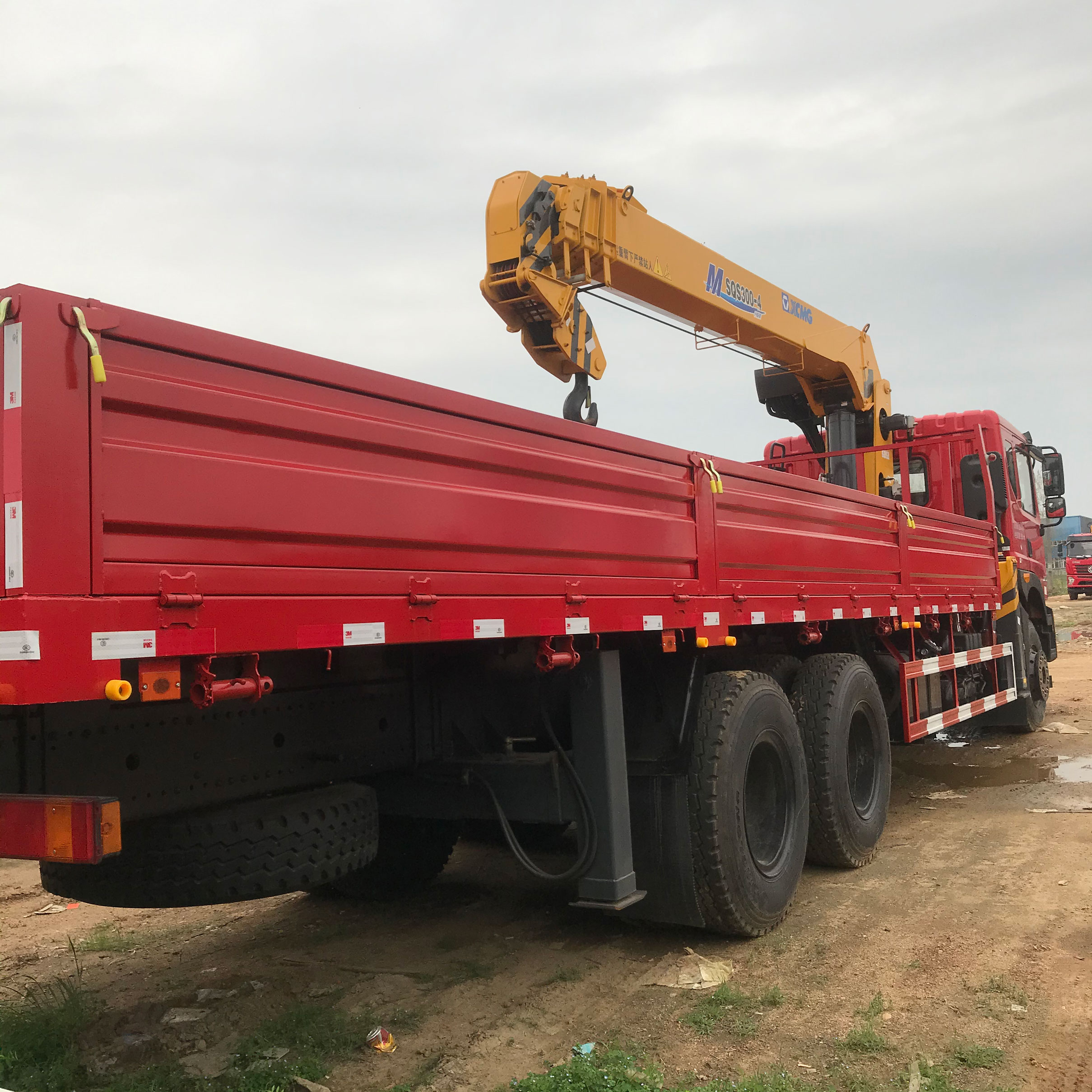 新款随车吊国六新款后八轮随车吊可分期12吨14吨