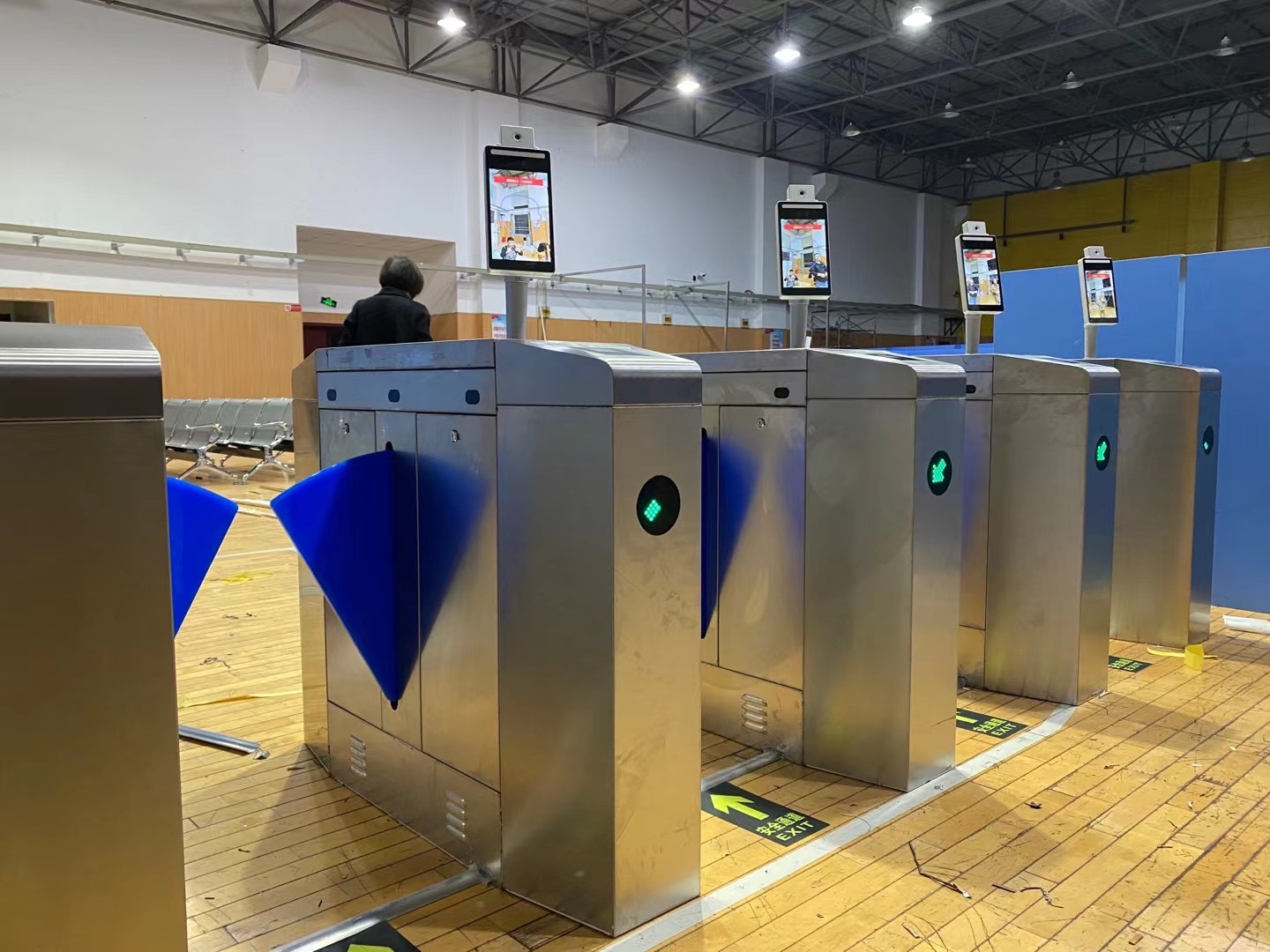 人脸测温闸机健康码识别管理系统