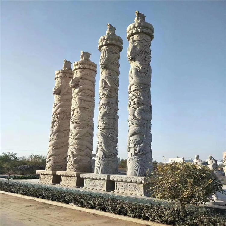石龙柱是一种历代传统建筑的形式,是用石材雕刻而成的石头柱子,多用于