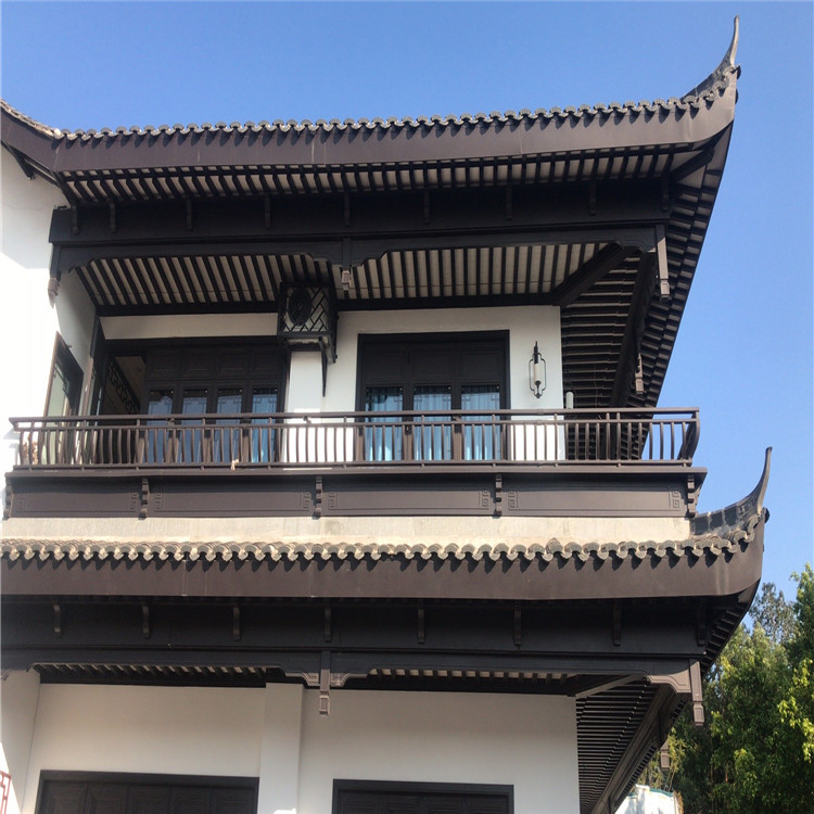 学校的凉亭也喜欢装铝合金美人靠