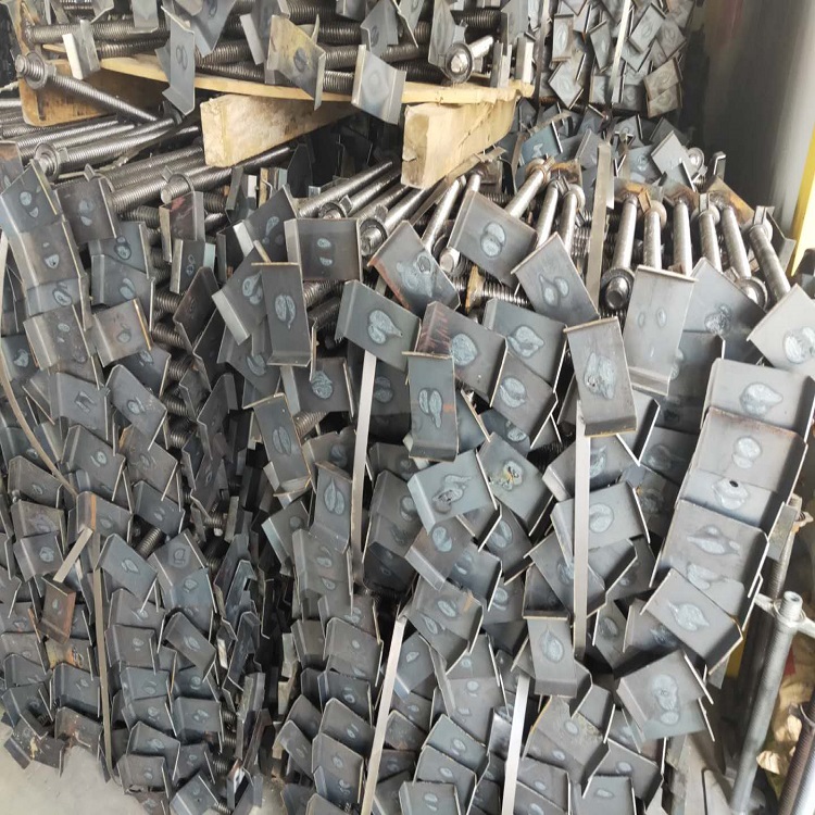 昆明顶托螺杆一米价格 云南顶托厂家今日价格