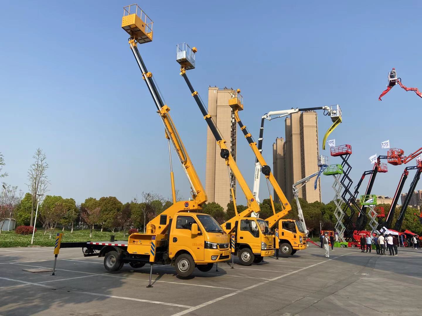 直臂式登高車 藍牌21米23米 高空作業車廠家