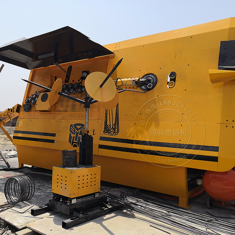 数控钢筋弯箍机集矫直,测长,弯曲,剪切,计数于一体,整机结构紧凑合理