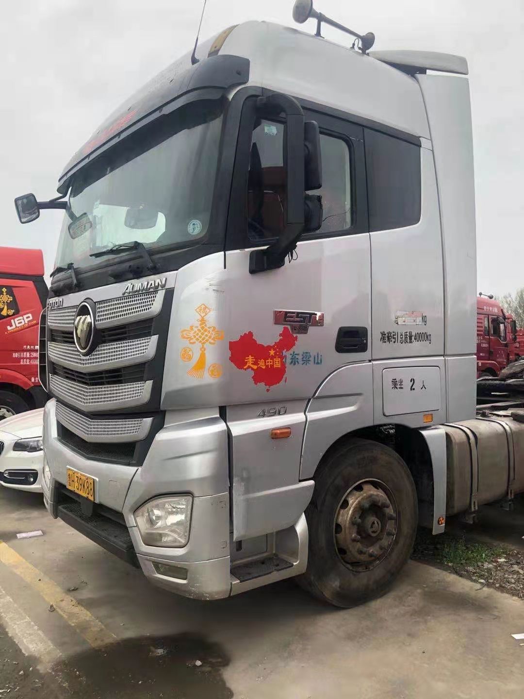 多台二手欧曼est牵引车