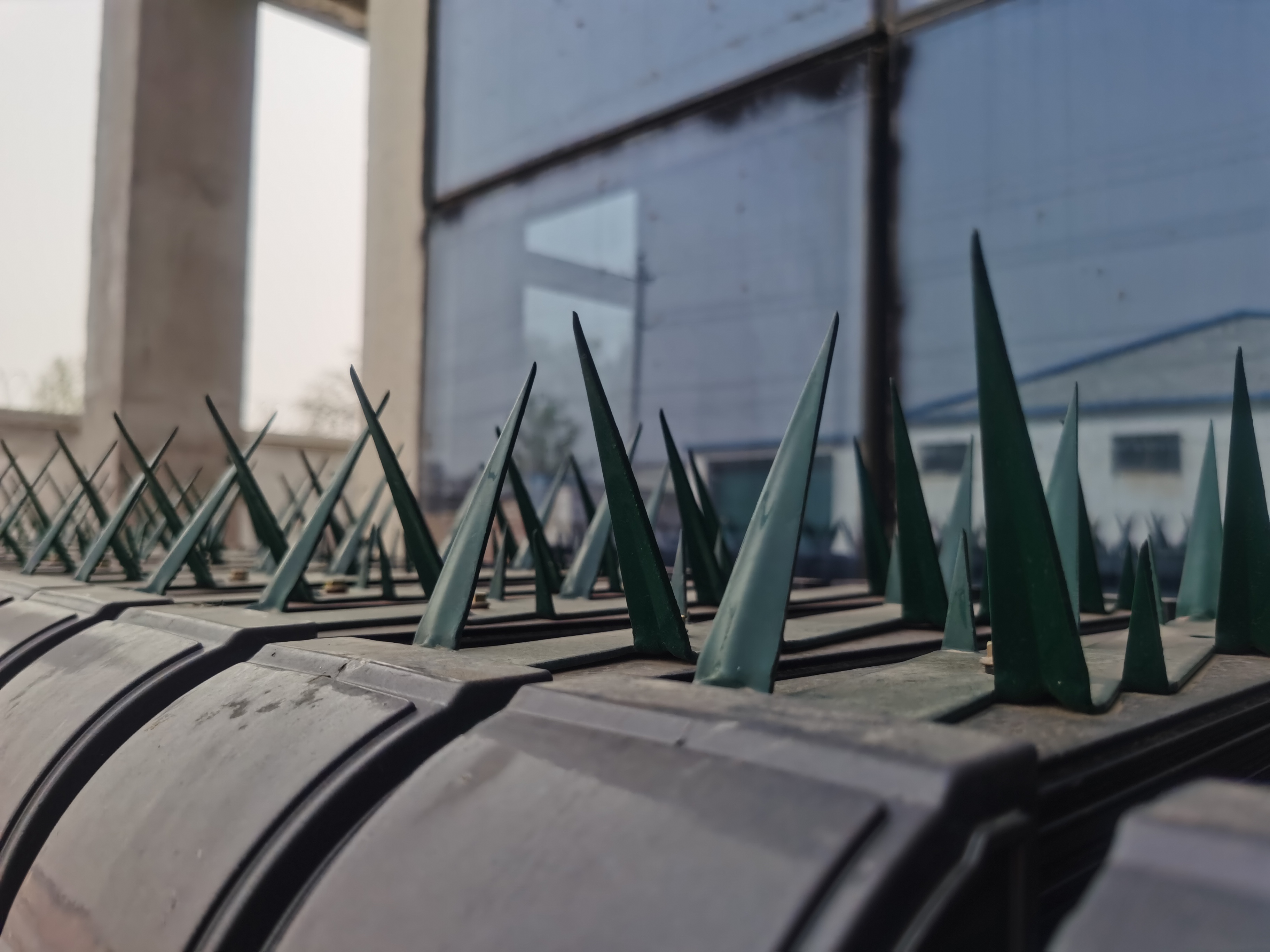 海润生产老旧小区改造墙头防爬防盗刺钉