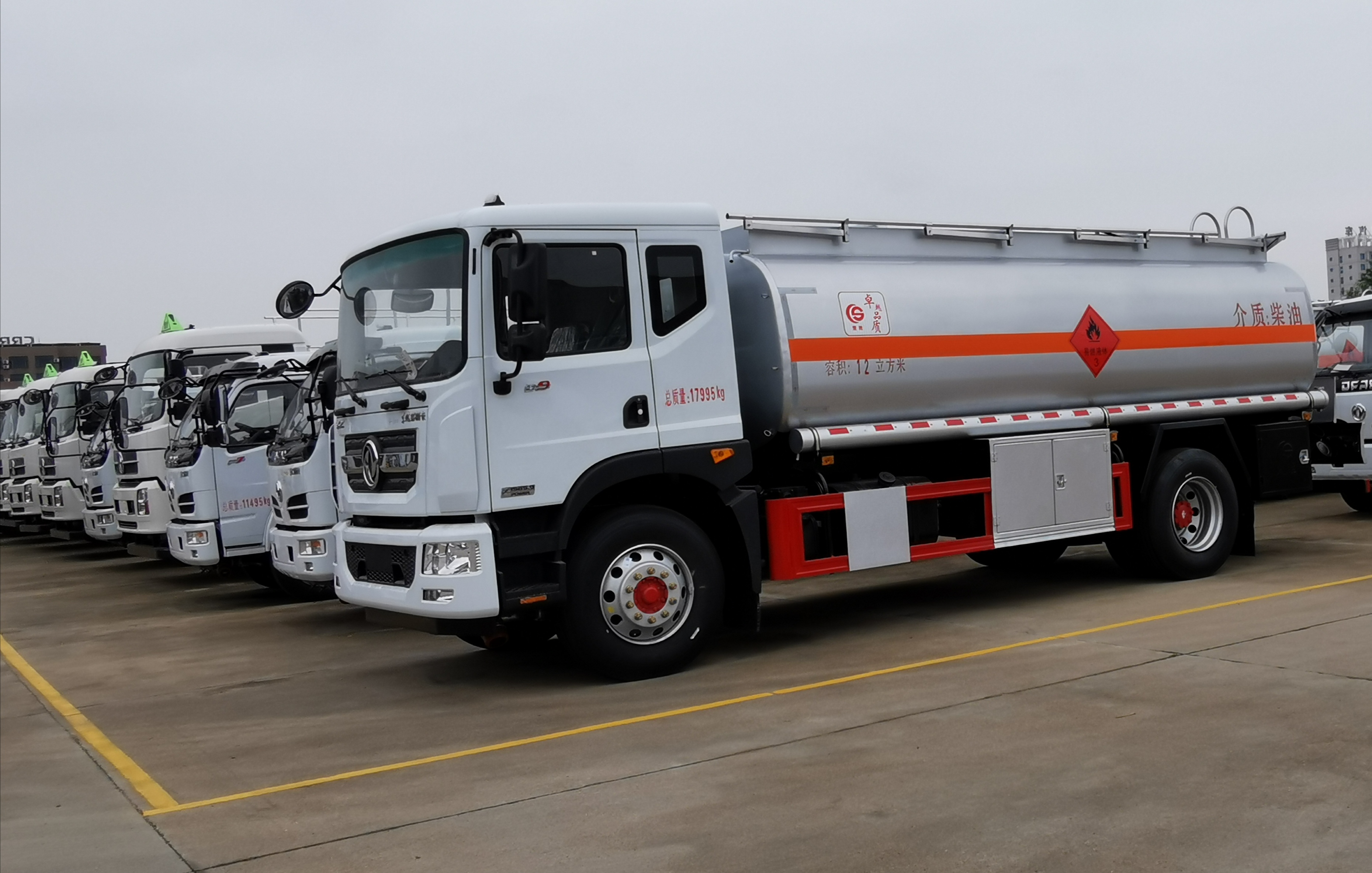 楚胜油罐车无利息