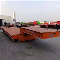 鹅颈式大板半挂车 机械爬梯低平板拖车 出厂报价