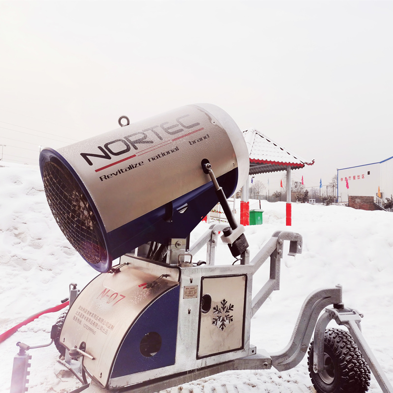 制造雪雕设备 诺泰克造雪机雪细腻雪质干爽