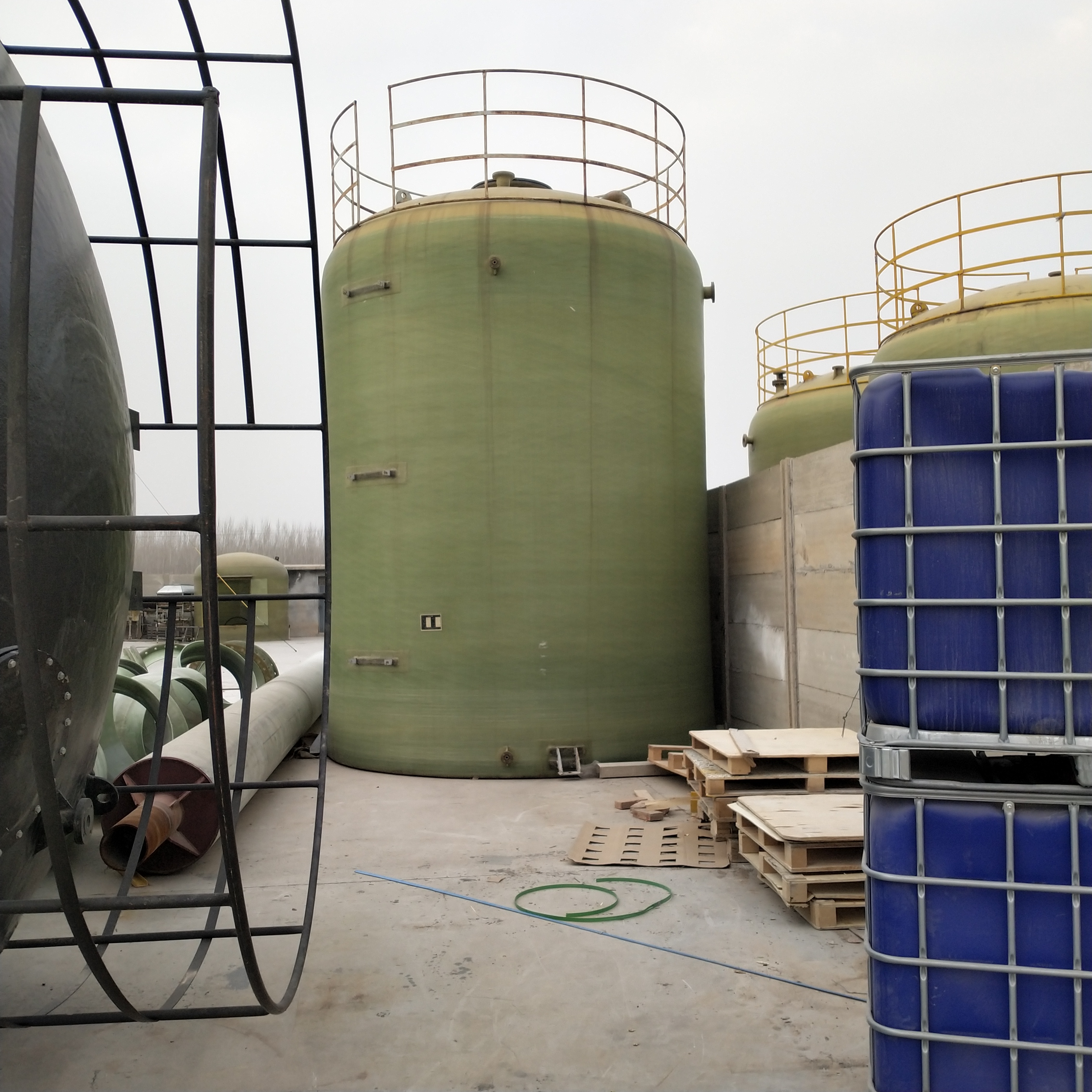 玻璃钢立式罐药剂储罐pvcfrp复合罐电镀罐槽厂家定制药剂储罐pvcfrp