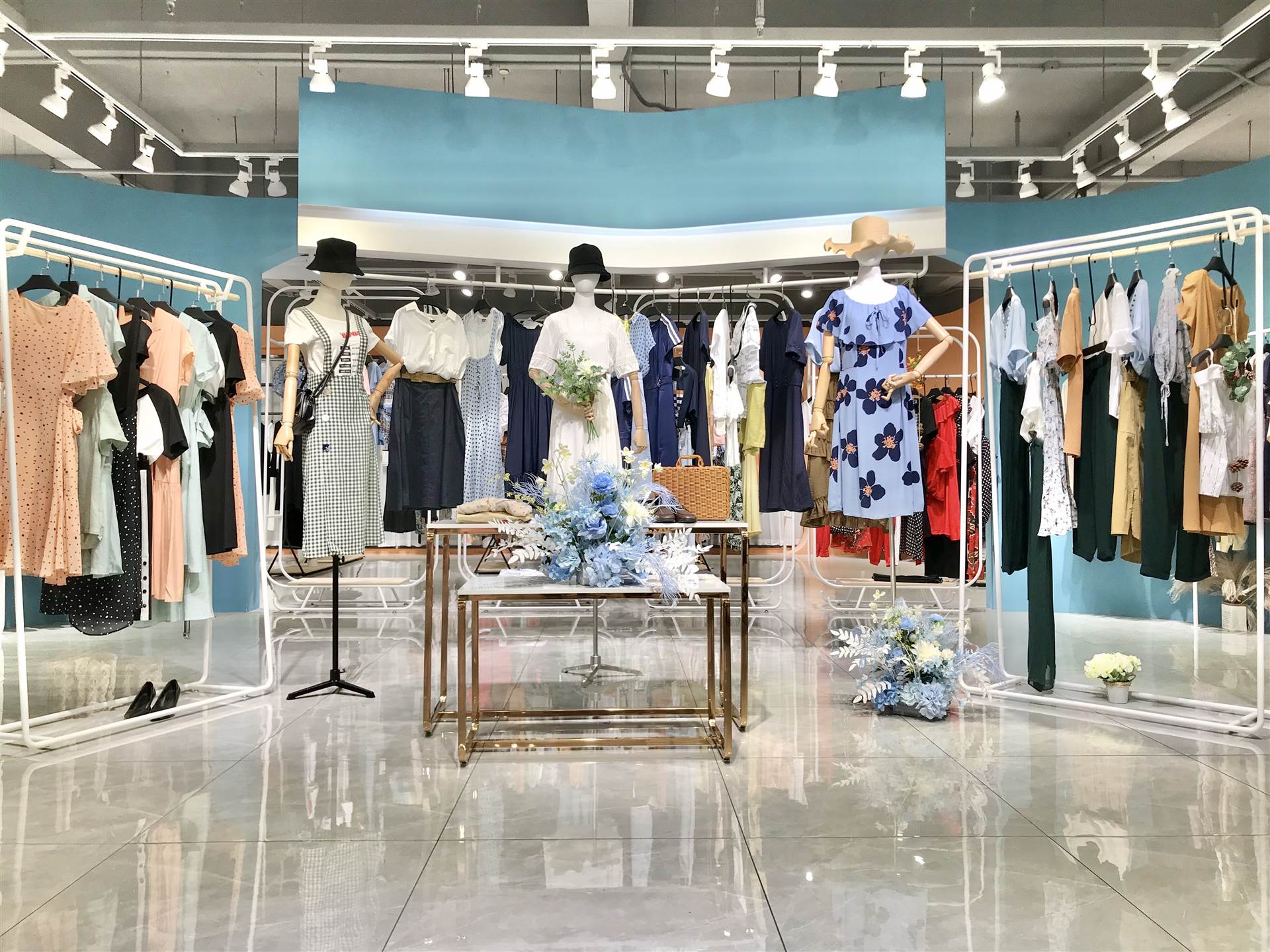 简约大方,自信雅优,?