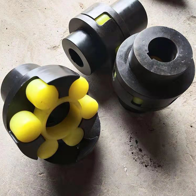 带制动轮梅花形弹性联轴器具有结构简单,径向尺寸小,重量轻,转动惯量