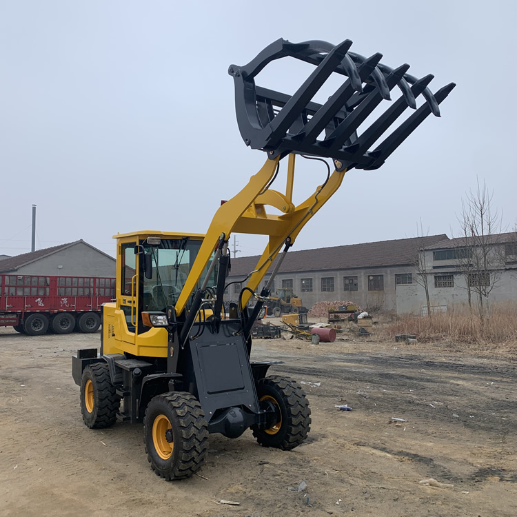 山东神工20小型装载机抓木机自制小铲车驾驶室