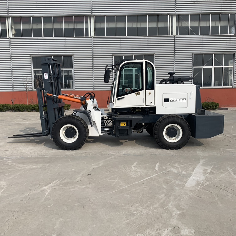 5吨四驱越野叉车徐水3吨带爪越野叉车装载机昆明