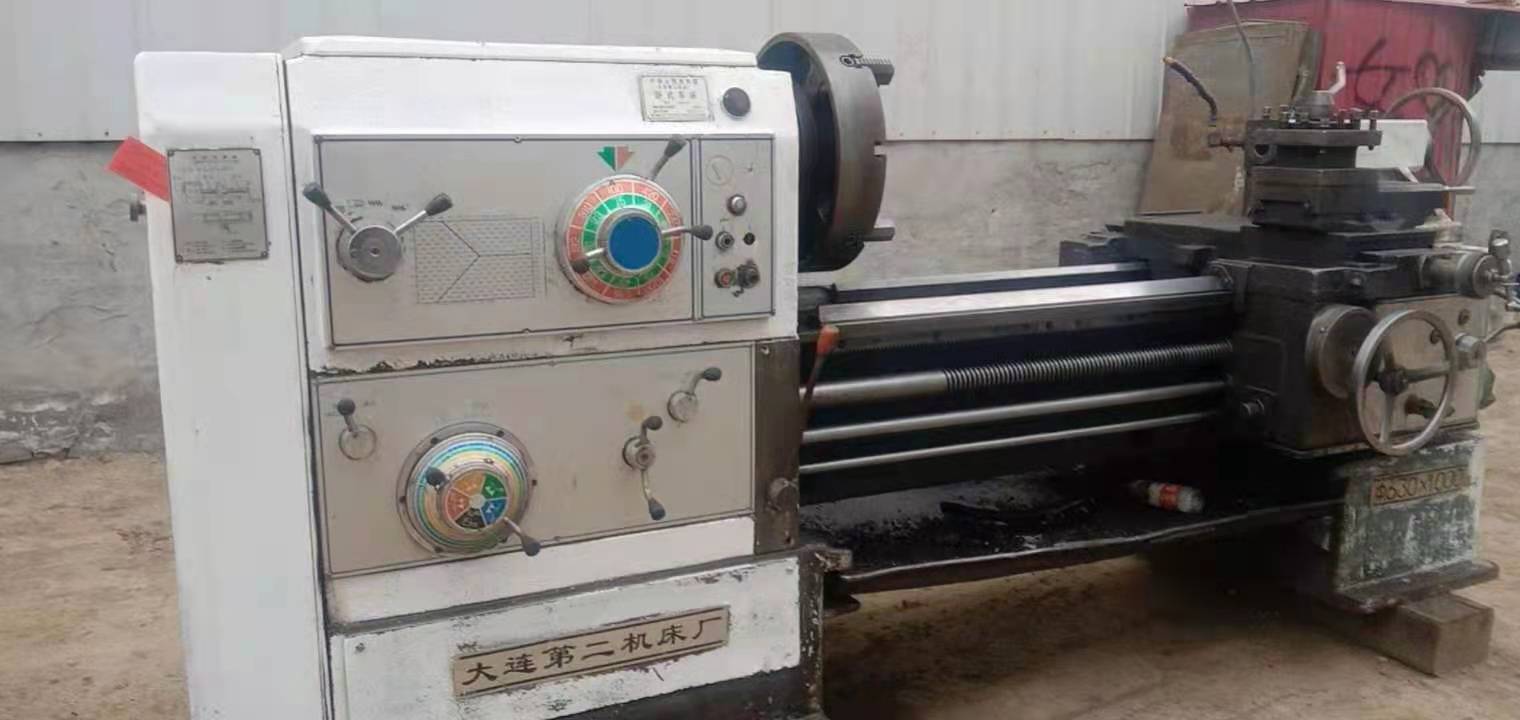 文安县华曜机床购销部 产品中心 >转让二手大连二机cw6163cx1米卧式