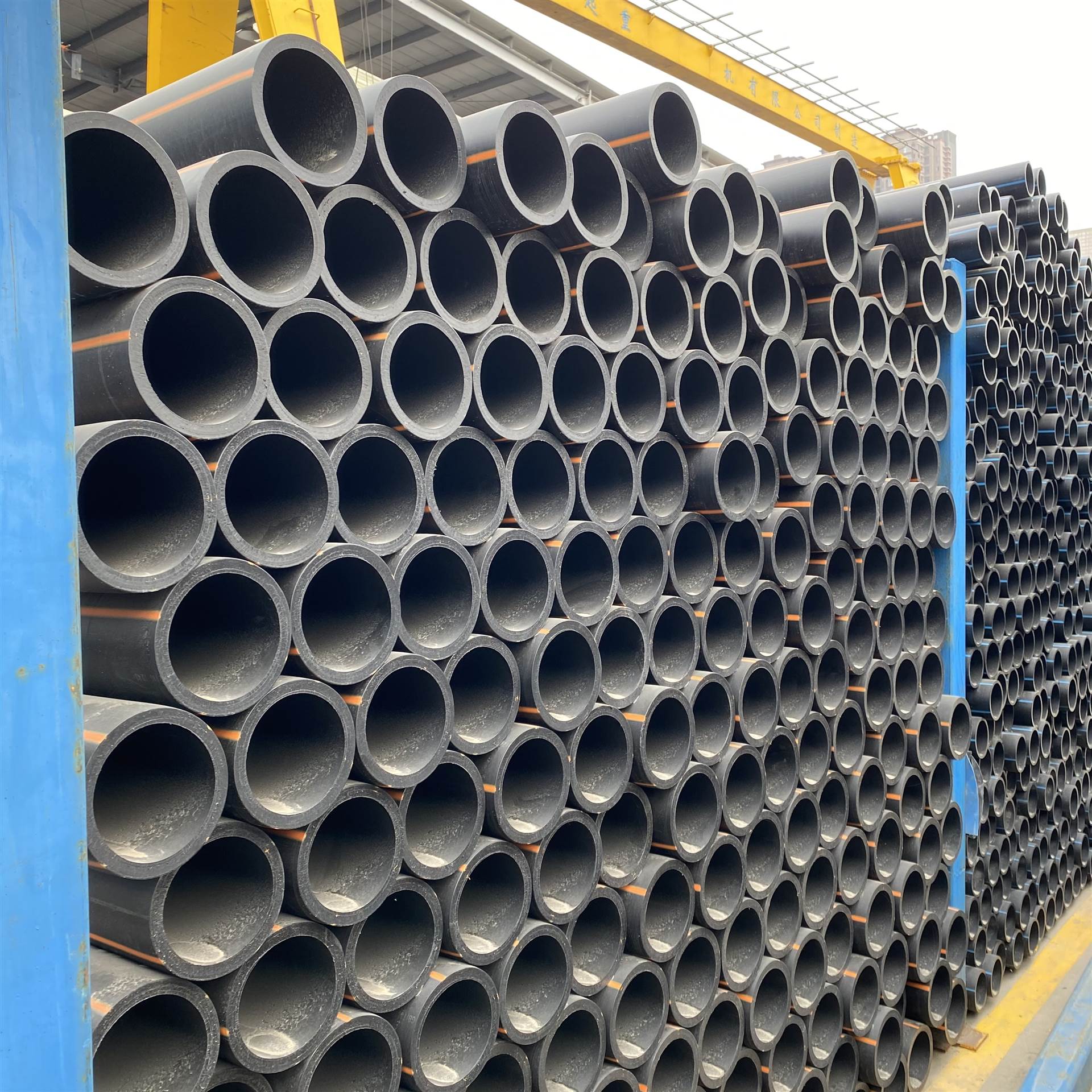 山西pe给水管材管件 黑色穿线管200塑料给水管 pe钢丝网骨架塑复合管