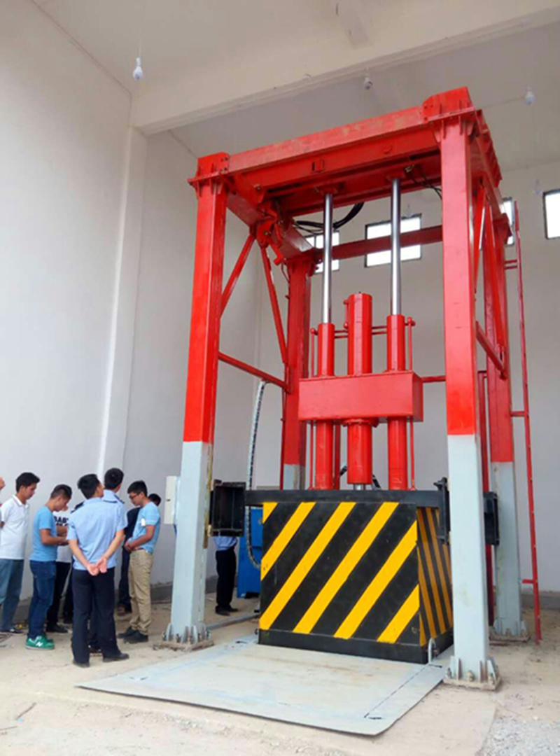 垂直式垃圾压缩机各地安装现场