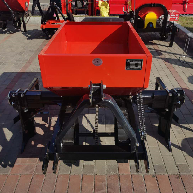 开沟施肥机 施肥机厂家 600斤肥箱施肥机