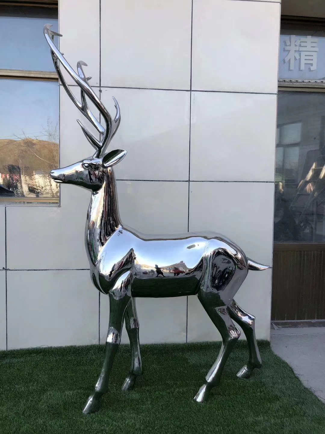 景观不锈钢切面鹿雕塑园林光面不锈钢鹿动物雕塑