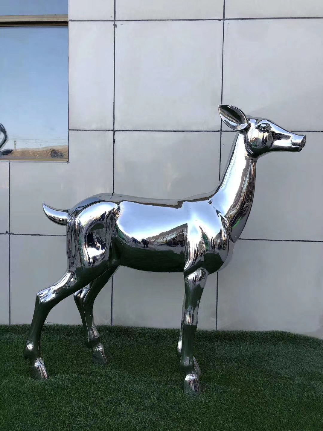 景观不锈钢切面鹿雕塑园林光面不锈钢鹿动物雕塑