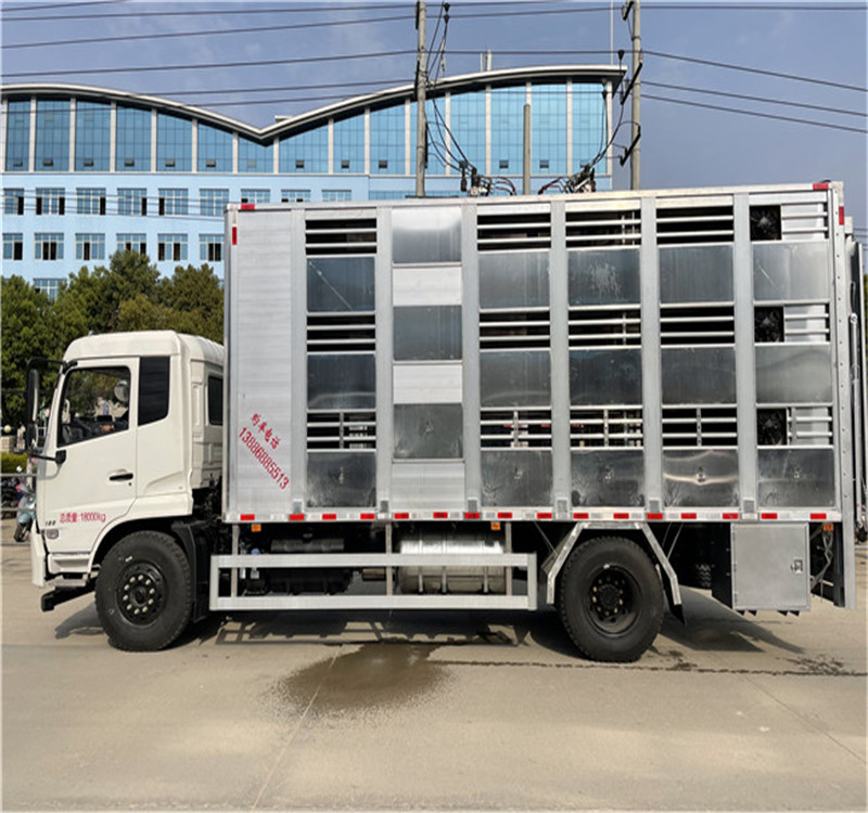 重汽汕德卡猪苗车产品中心  福田欧曼前设计的新型猪苗运输车,整车