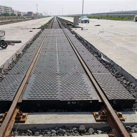 吉聚铁路平交道口板p43型道口板耐磨阻燃性能好铁路橡胶道口板