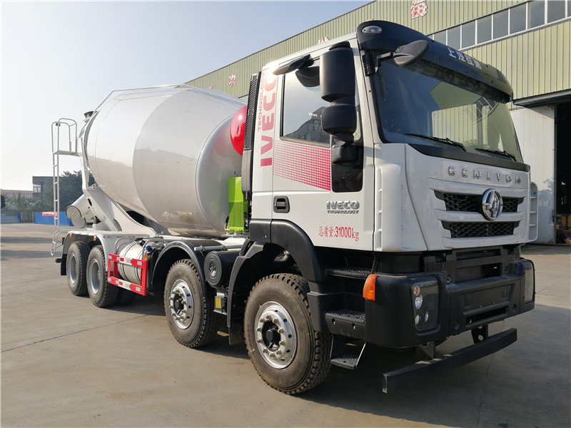 一辆德龙10方12方轻量化后八轮搅拌车价格