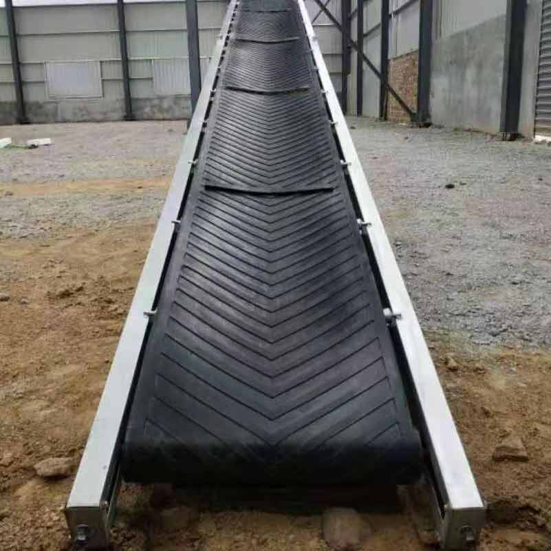山东平板式传送带饲料装车输送机车载折叠输送机